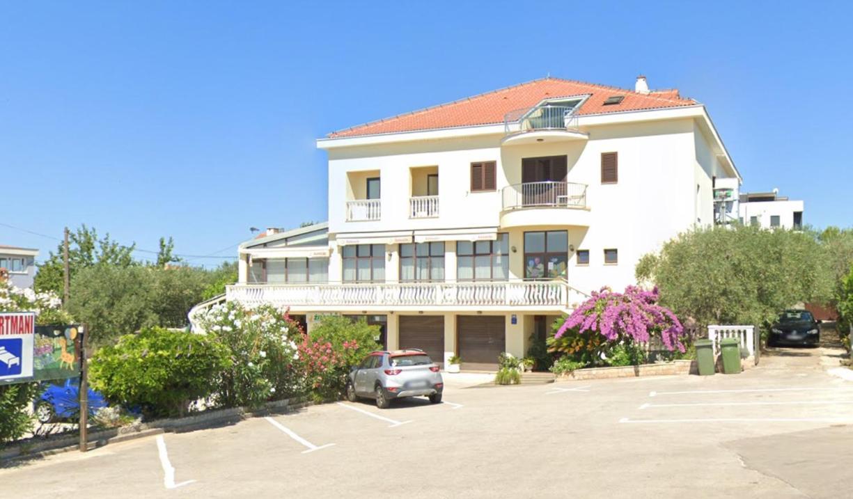 זאדאר Guest House Krsevan מראה חיצוני תמונה